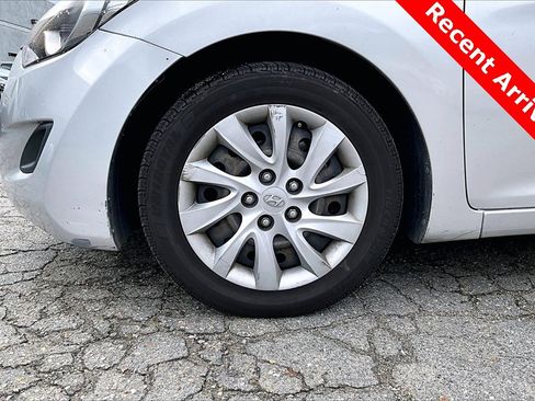 Used 2012 Hyundai Elantra GLS image 8