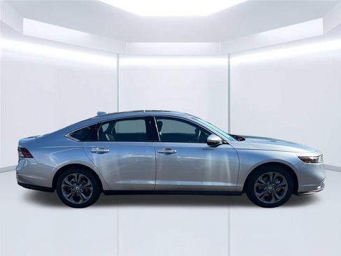 Certified 2023 Honda Accord EX image 6