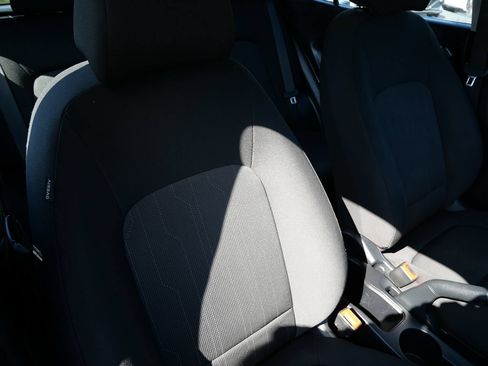Used 2020 Hyundai Venue SE FWD image 18