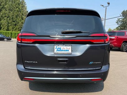 Used 2021 Chrysler Pacifica Limited w/ Premium & Safety Sphere Group