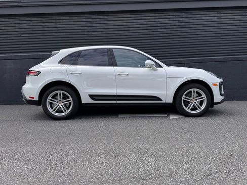 Certified 2026 Porsche Macan AWD/4WD image 11
