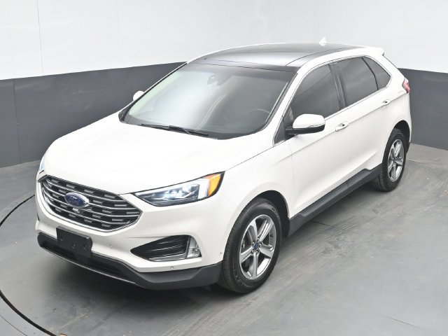 Used 2019 Ford Edge Titanium w/ Equipment Group 301A AWD/4WD image 15
