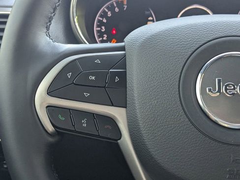 Used 2022 Jeep Grand Cherokee Laredo X image 24