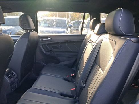 Certified 2023 Volkswagen Tiguan SE R-Line FWD image 8