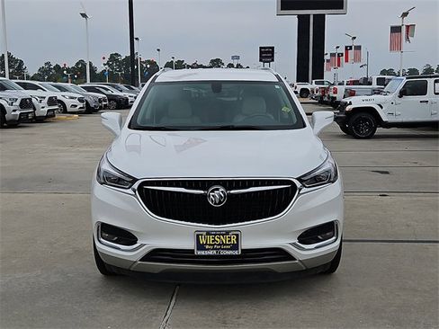 Used 2018 Buick Enclave Essence w/ Trailering Package image 2