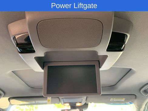 Used 2020 Honda Pilot Touring image 13