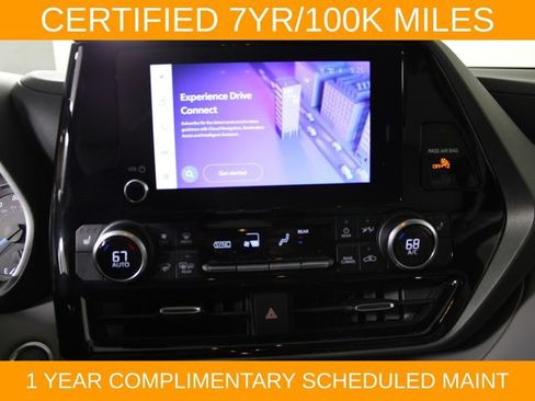 Used 2024 Toyota Highlander XLE AWD/4WD image 24
