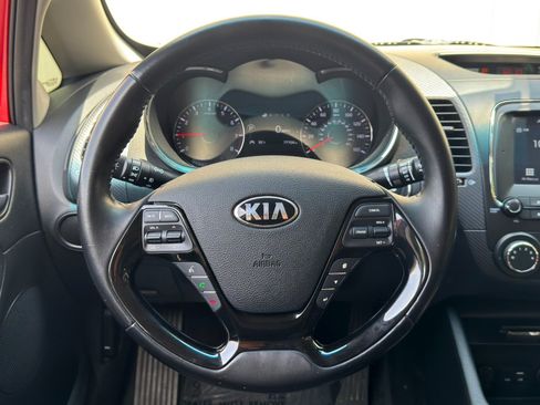 Used 2018 Kia Forte S w/ S Technology Plus Package FWD image 19