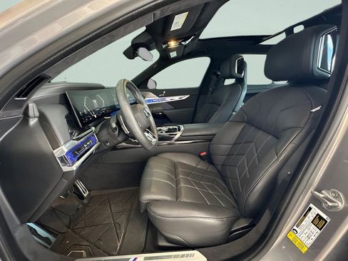Certified 2023 BMW 740i RWD image 11