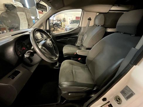Used 2018 Nissan NV200 S w/ Back Door Glass Package image 15