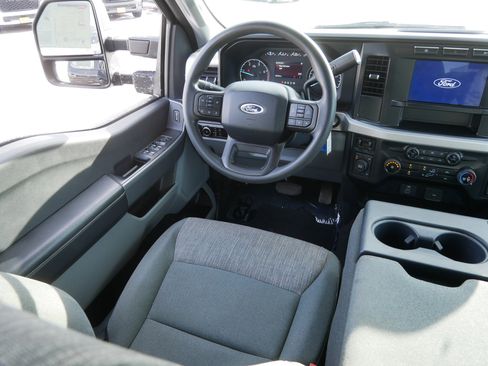 Used 2024 Ford F250 XLT image 9