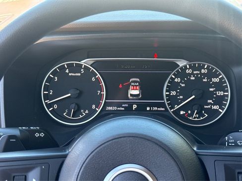 Used 2023 Nissan Rogue S image 21