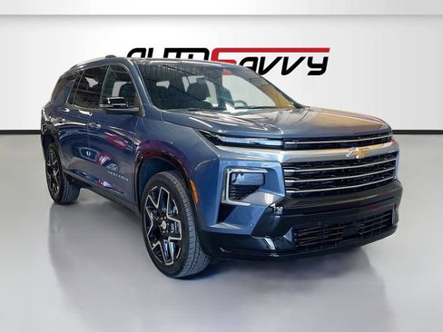 Used 2025 Chevrolet Traverse High Country AWD/4WD image 1
