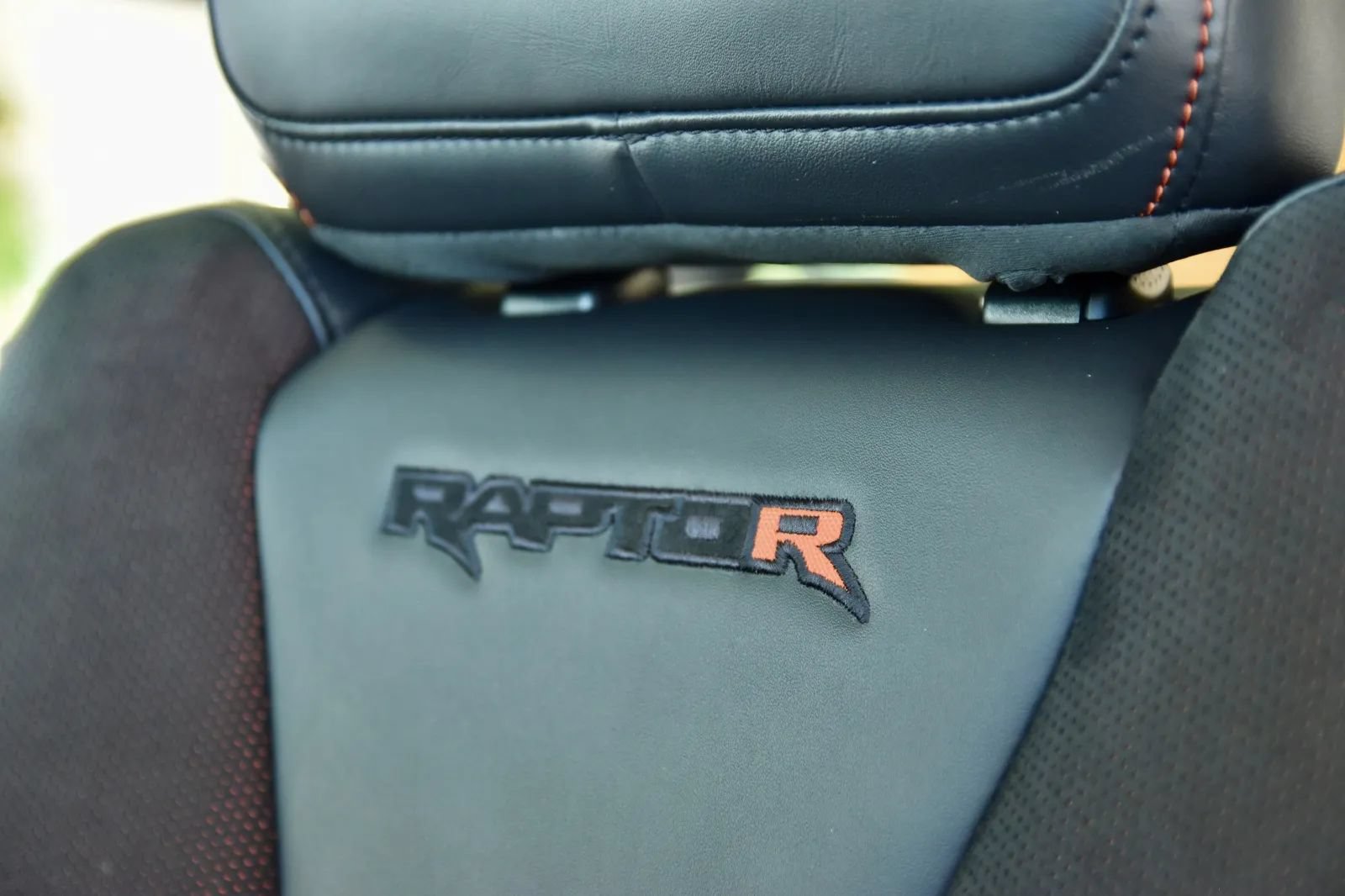 Used 2025 Ford F150 Raptor w/ Equipment Group 803A Raptor R AWD/4WD image 27