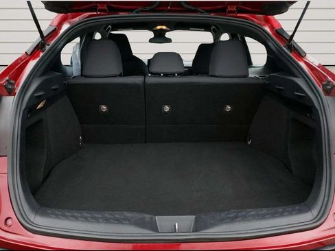 Used 2018 Toyota C-HR XLE FWD image 11