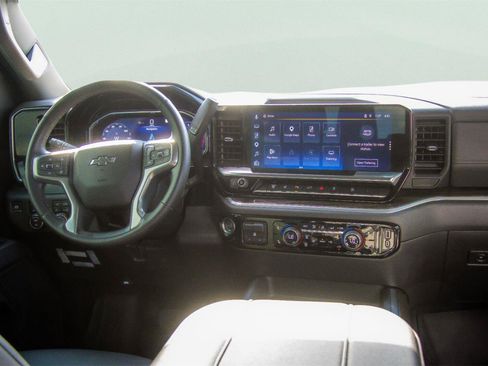 Used 2025 Chevrolet Silverado 2500 LT w/ Trail Boss Package AWD/4WD image 6
