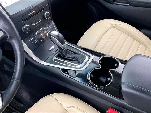 Used 2017 Ford Edge SEL w/ Equipment Group 201A FWD image 18