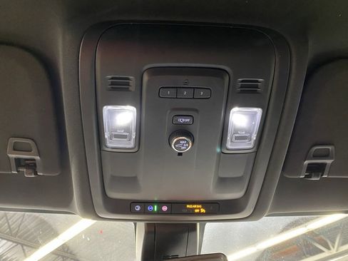 Used 2021 Chevrolet Tahoe LT image 34