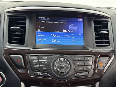 Used 2016 Nissan Pathfinder Platinum w/ Family Entertainment Package image 23