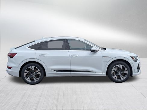 Used 2021 Audi e-tron Premium AWD/4WD image 8