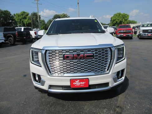 Certified 2023 GMC Yukon Denali w/ Denali Reserve Package AWD/4WD image 13