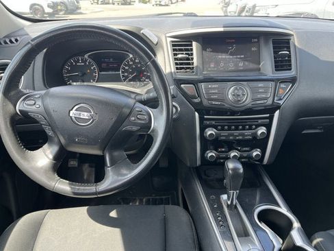 Certified 2019 Nissan Pathfinder SV image 14