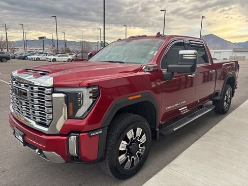 Used 2024 GMC Sierra 3500 Denali w/ Technology Package image 3