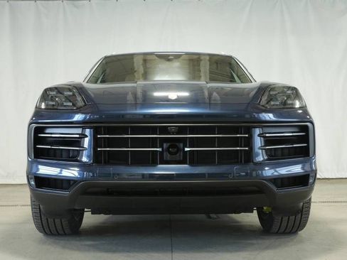 Certified 2025 Porsche Cayenne S AWD/4WD image 11