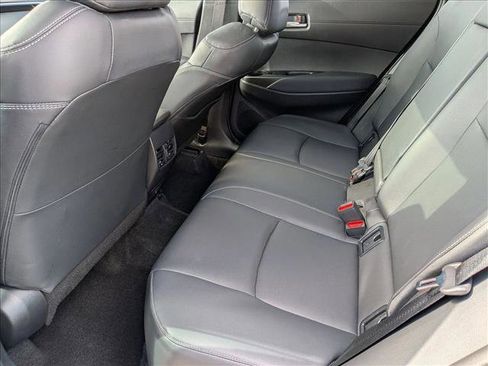 Used 2025 Toyota Corolla Cross XLE w/ Convenience Package image 18