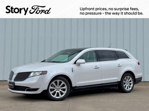 Used 2016 Lincoln MKT AWD w/ Equipment Group 201A image 1