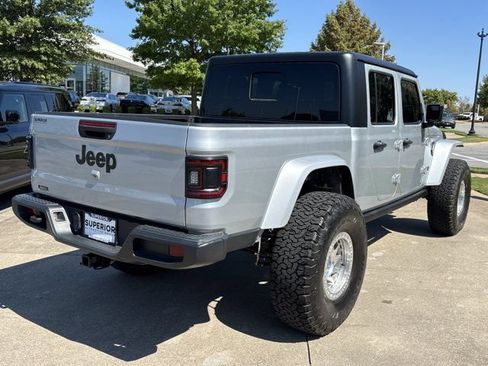 Used 2024 Jeep Gladiator Sport AWD/4WD image 3
