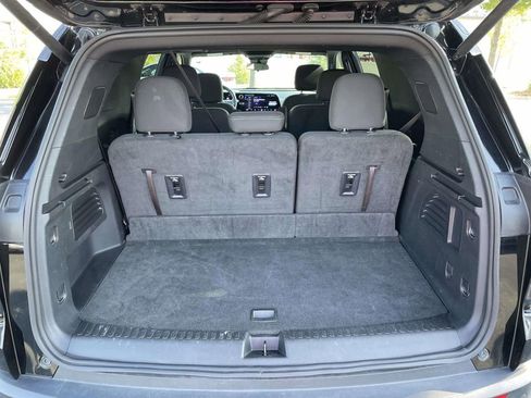 Used 2024 Chevrolet Traverse LT FWD image 14