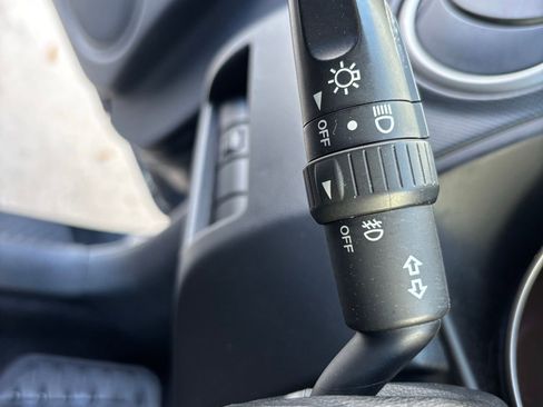 Used 2009 MAZDA MAZDA3 i Touring Value image 19