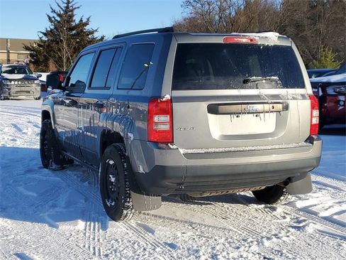 Used 2013 Jeep Patriot Sport image 3