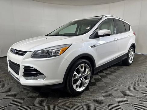 Used 2016 Ford Escape Titanium w/ Equipment Group 301A AWD/4WD image 8
