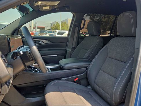 Used 2024 Chevrolet Traverse LT FWD image 15