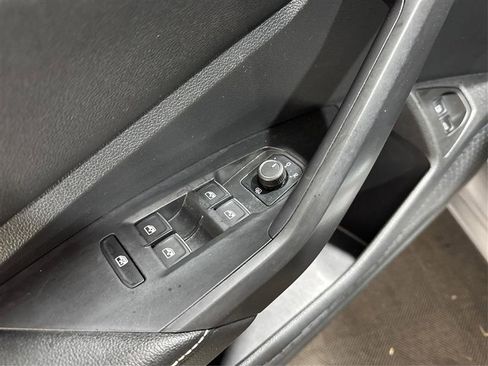 Used 2024 Volkswagen Jetta SE FWD image 26