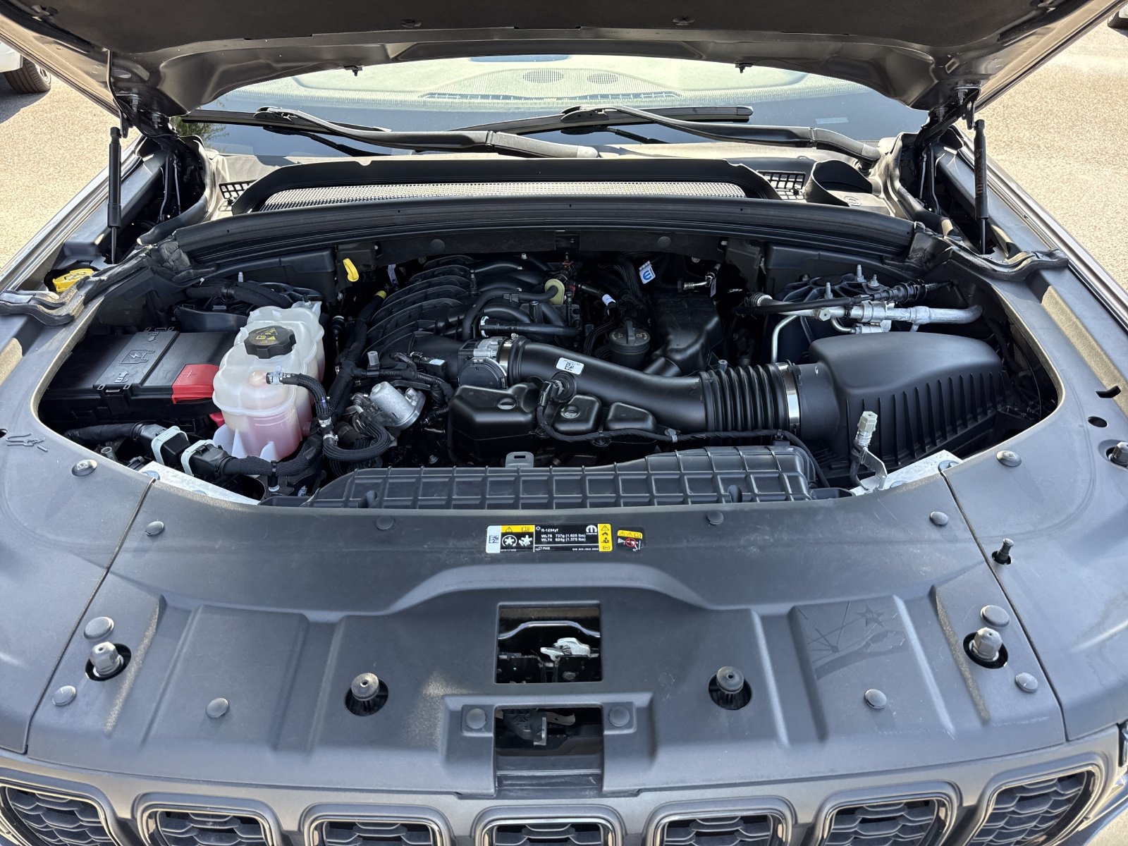 Used 2024 Jeep Grand Cherokee L Laredo AWD/4WD image 37