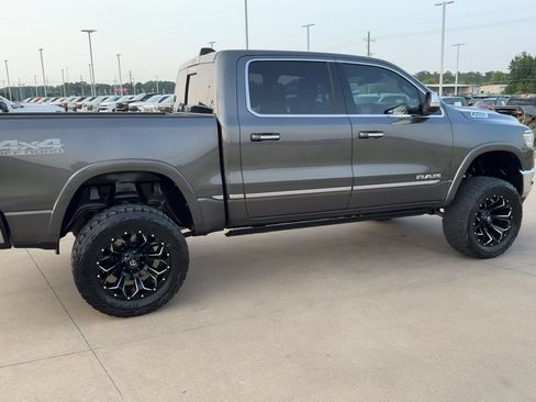 Used 2022 RAM 1500 Limited w/ Off-Road Group AWD/4WD image 9