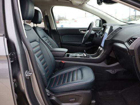 Used 2024 Ford Edge SEL w/ Sport Appearance Package image 13