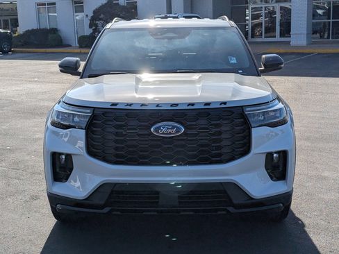 New 2026 Ford Explorer ST-Line image 3