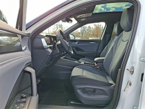 New 2026 Volkswagen Tiguan SE R-Line image 6