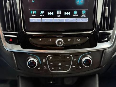 Used 2018 Chevrolet Traverse LT AWD/4WD image 19