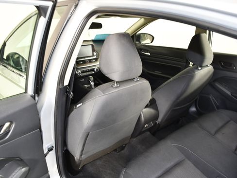 Used 2024 Nissan Altima 2.5 SV FWD image 45