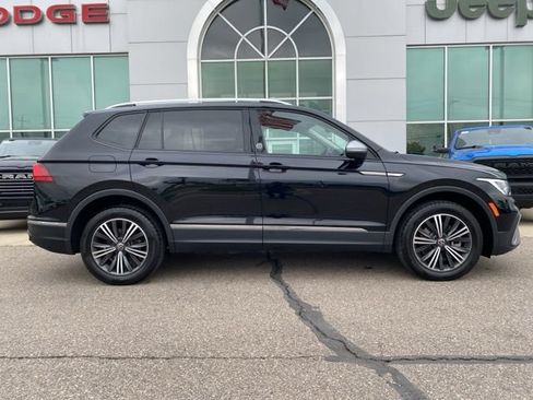 Used 2024 Volkswagen Tiguan Wolfsburg Edition AWD/4WD image 4