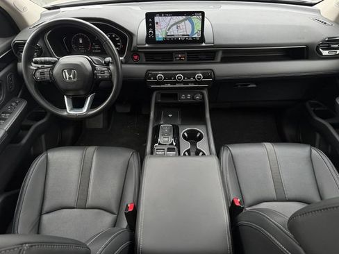 Used 2024 Honda Pilot Touring image 4