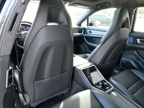Used 2019 Porsche Panamera GTS image 35