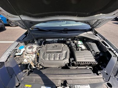 Used 2020 Volkswagen Tiguan SE FWD image 14
