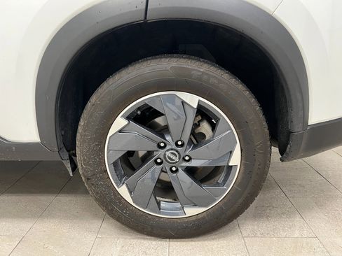 Used 2024 Nissan Rogue SV image 50