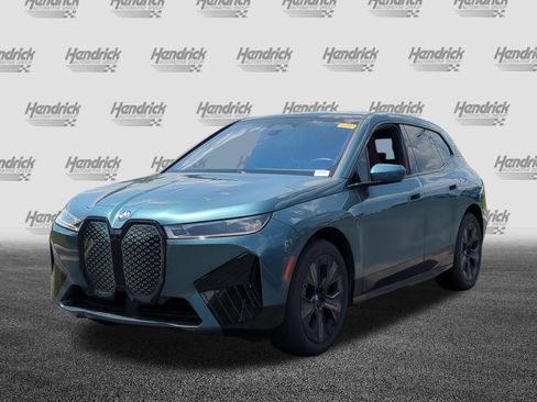 Used 2024 BMW iX xDrive50 w/ Premium Package AWD/4WD image 5